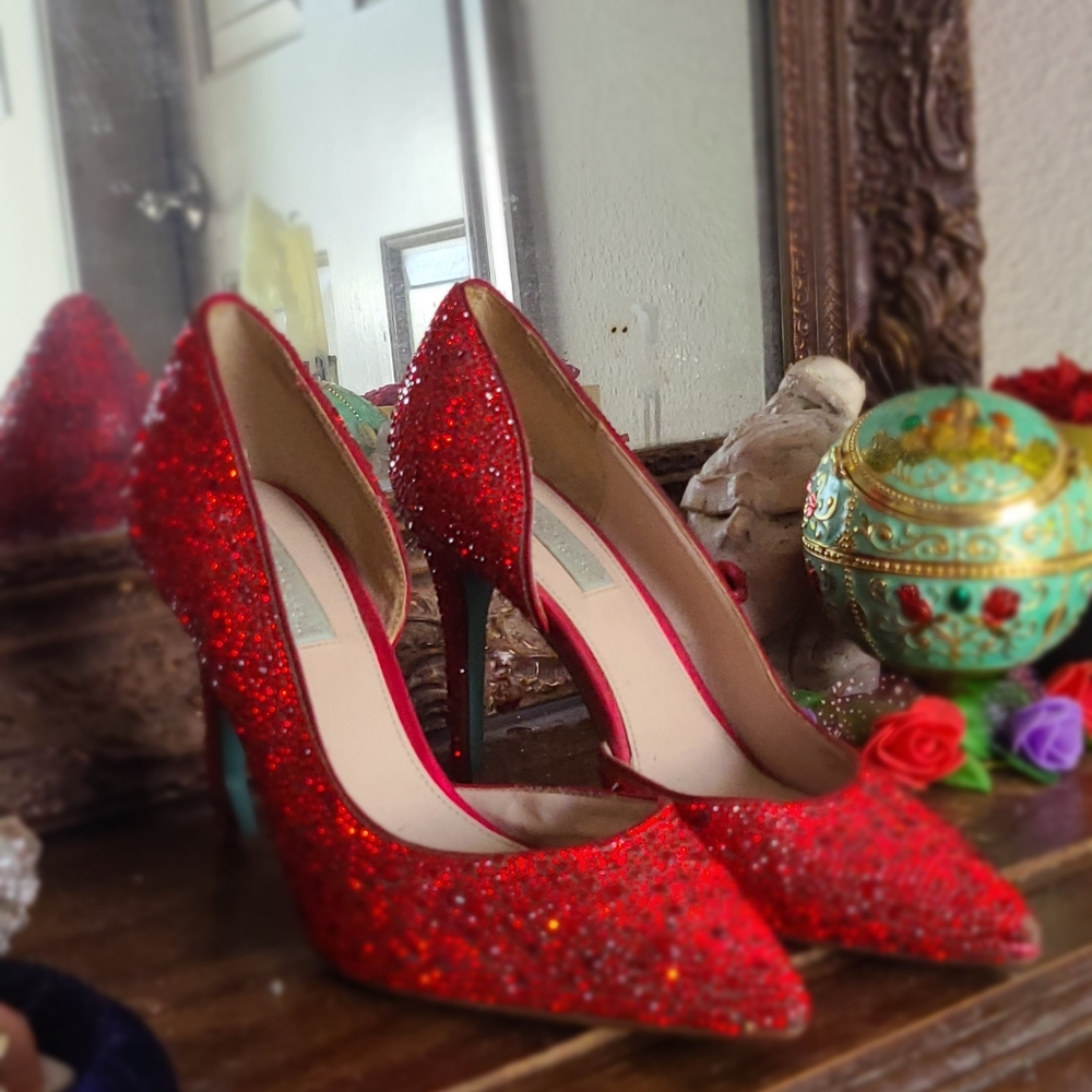 Blue by Betsey Johnson Womens Hazil Embellished D'Orsay Heels in Ruby